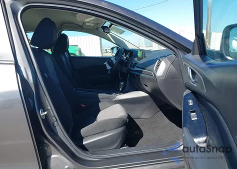 2018 Mazda Mazda3 Sport из США, поврежденный, VIN 3MZBN1K75JM171686